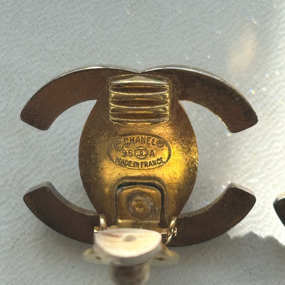 Chanel vintage XL CC turn turn lock clip on earrings